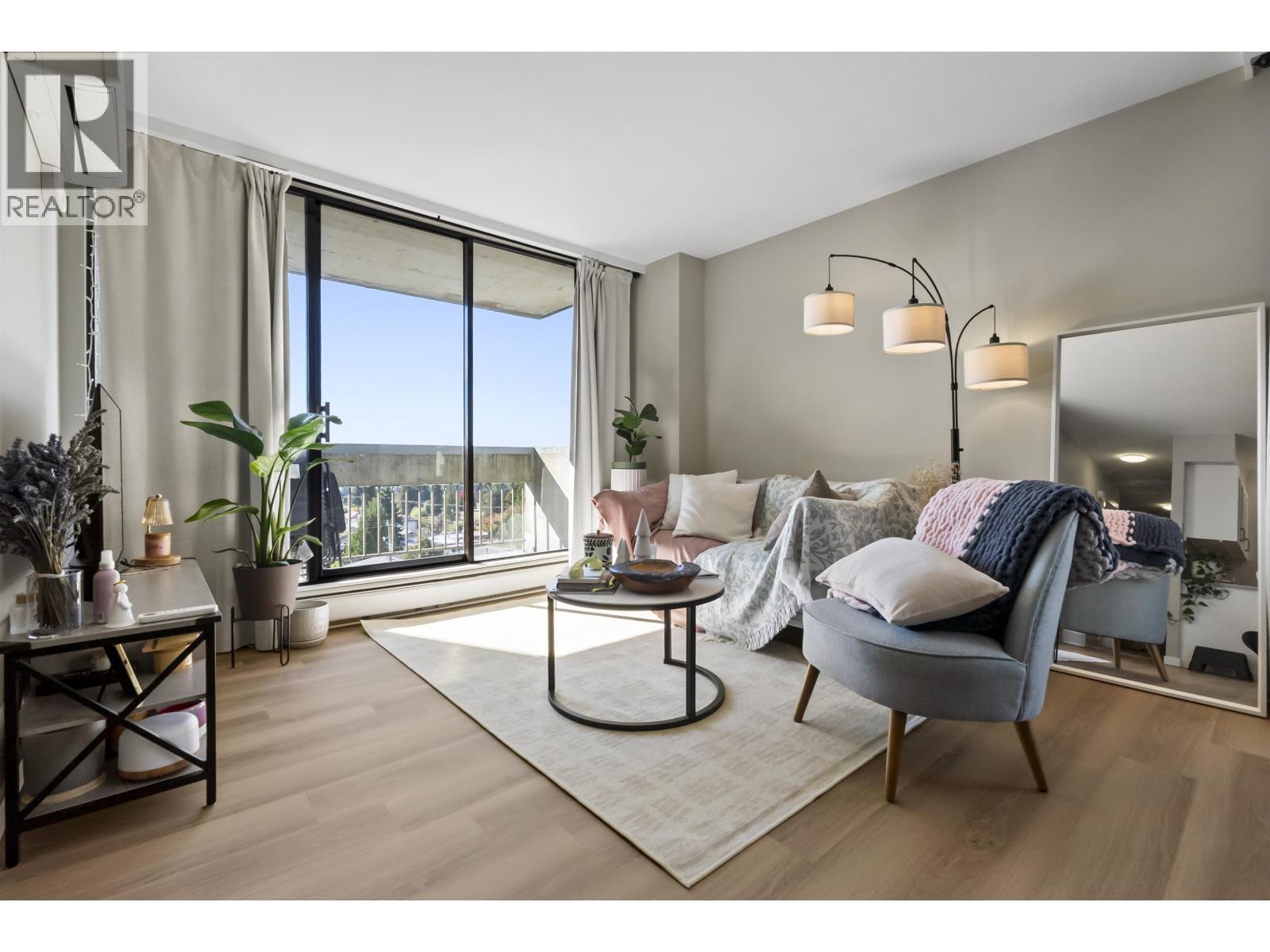 706 6759 Willingdon Avenue, Burnaby