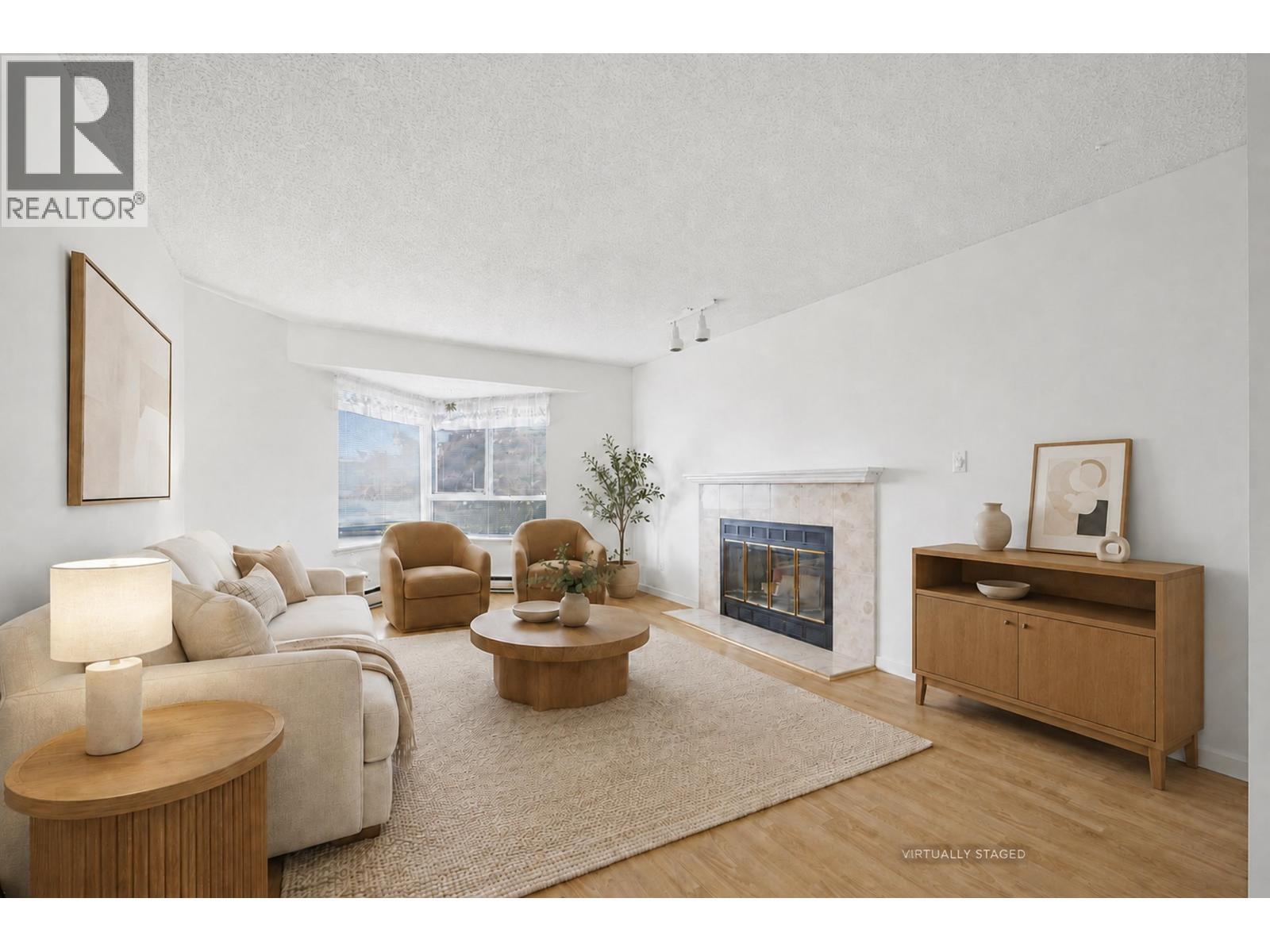 411 1215 Lansdowne Drive, Coquitlam