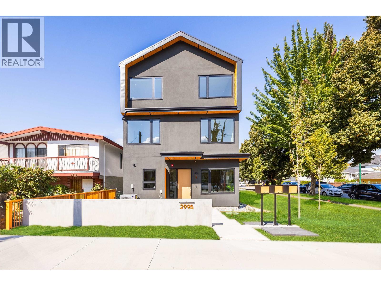 1 2995 Adanac Street, Vancouver