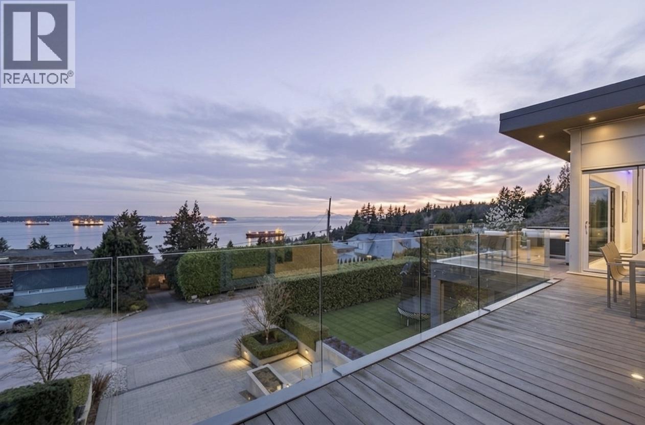 3305 Westmount Road, West Vancouver