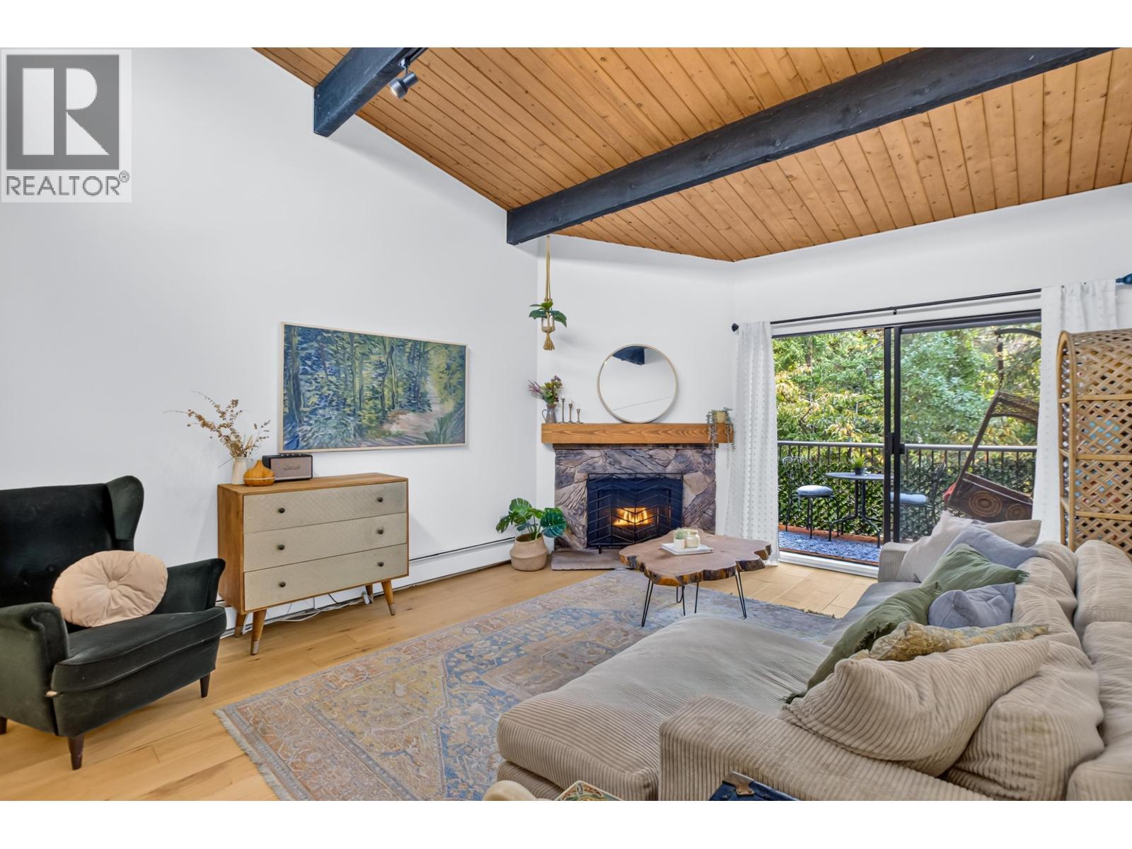 324 9101 Horne Street, Burnaby