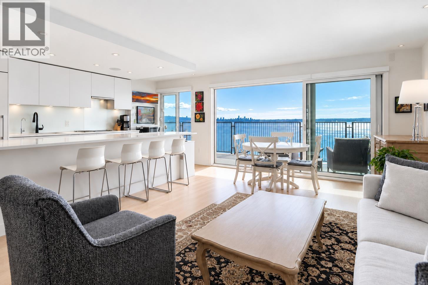 807 150 24TH Street, West Vancouver
