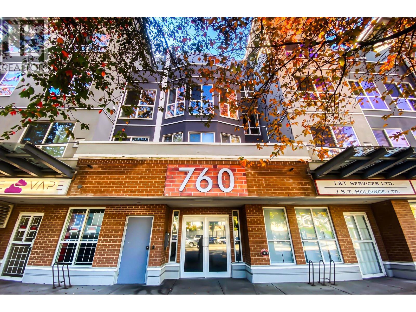 PH10 760 Kingsway, Vancouver