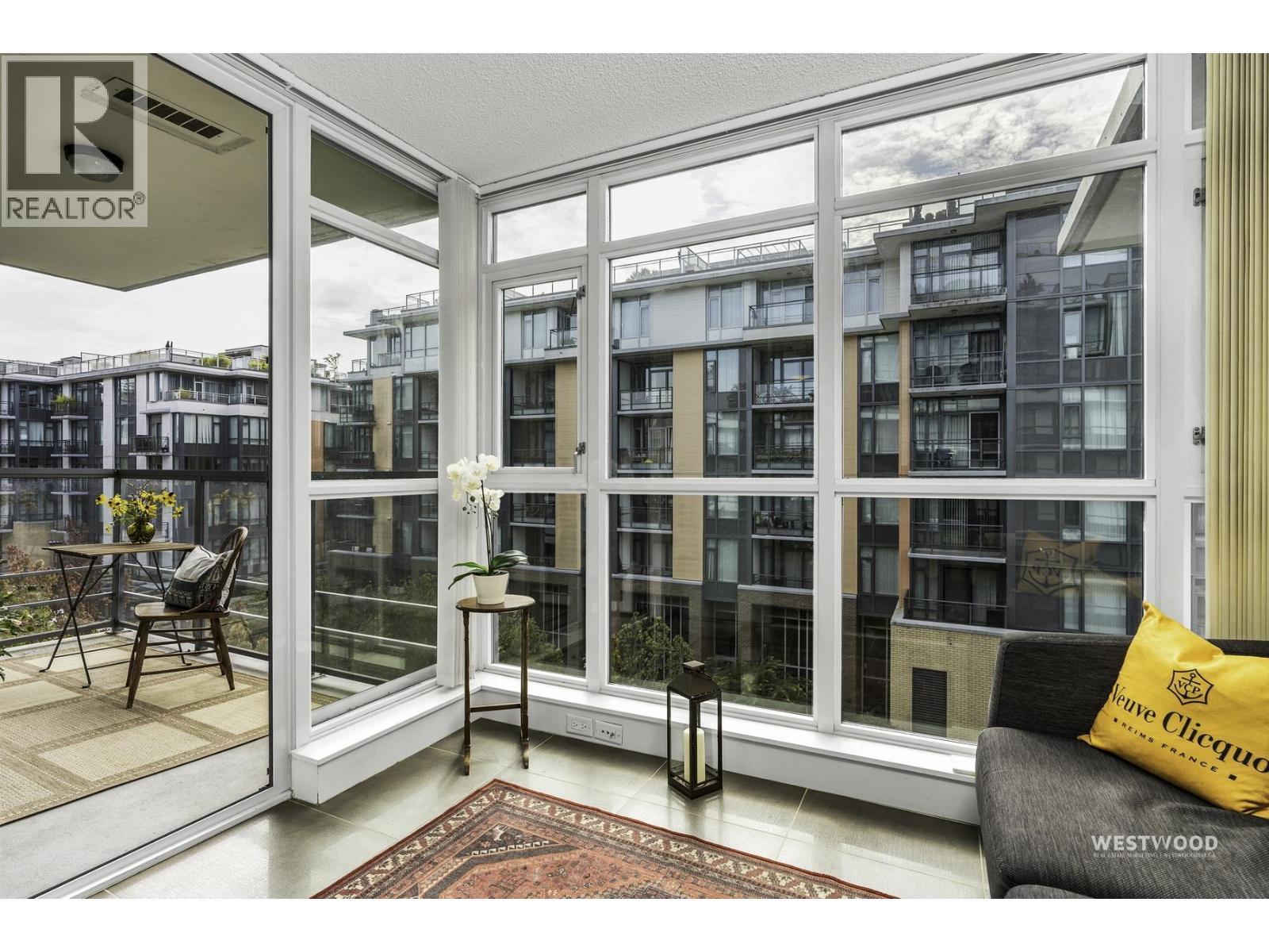 661 2080 W Broadway, Vancouver