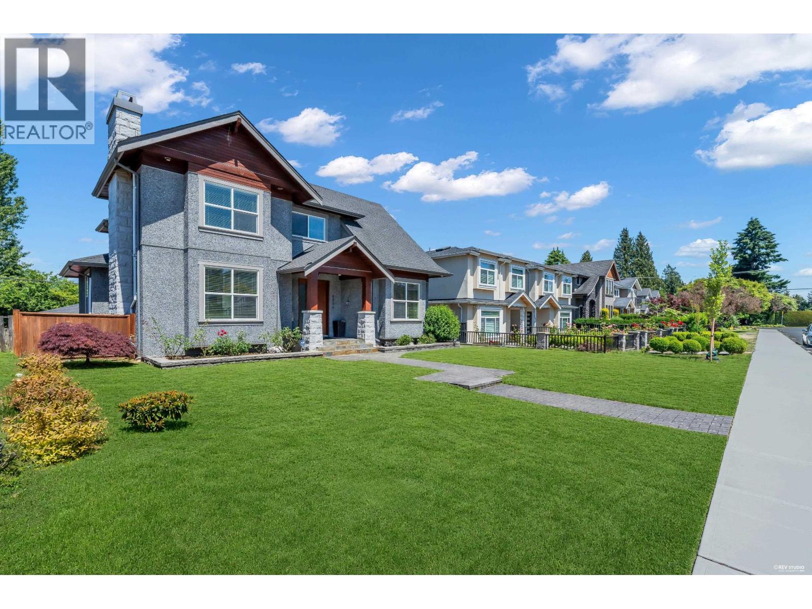 6841 Burns Street, Burnaby