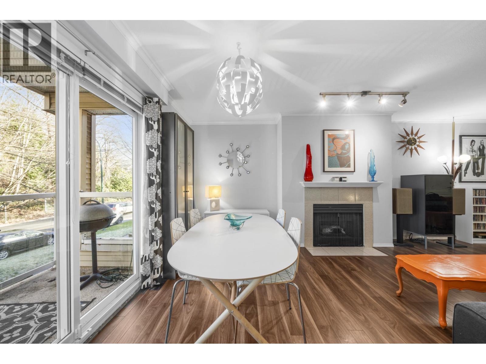 306 3400 Se Marine Drive, Vancouver