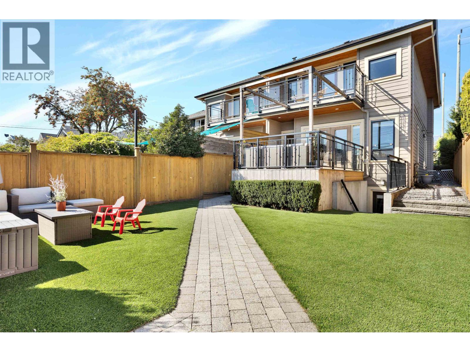 545 E 4TH Street, North Vancouver