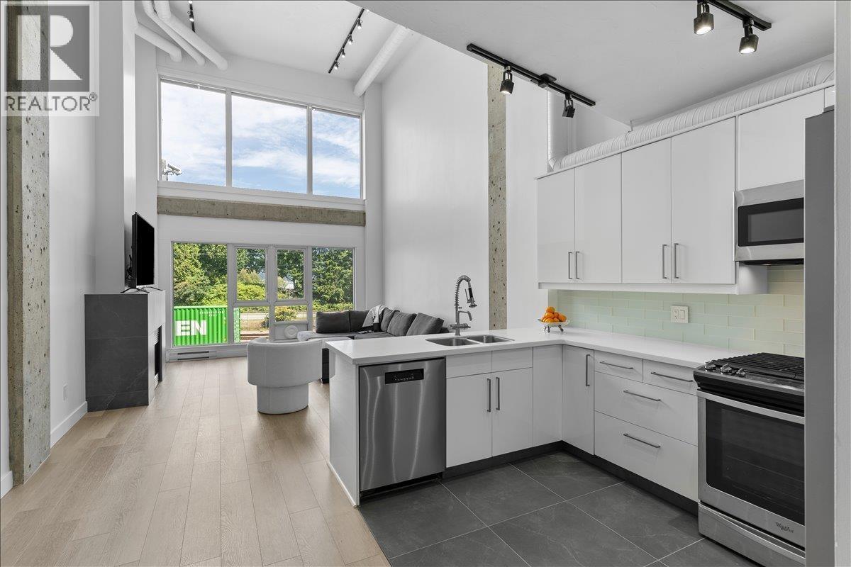 309 27 Alexander Street, Vancouver
