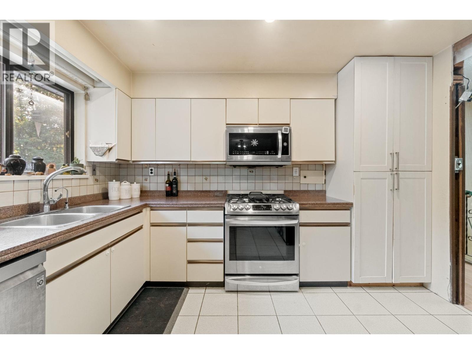 3278 Coy Avenue, Coquitlam