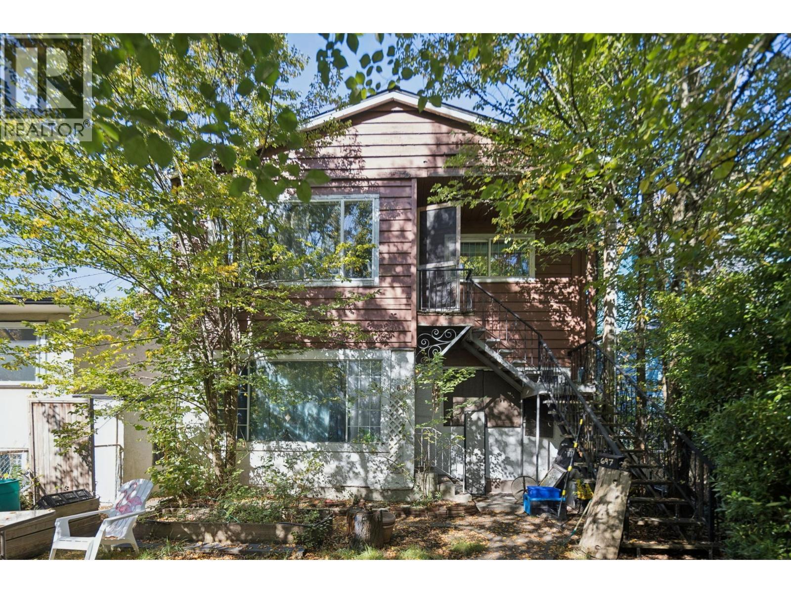 695 E 12TH Avenue, Vancouver