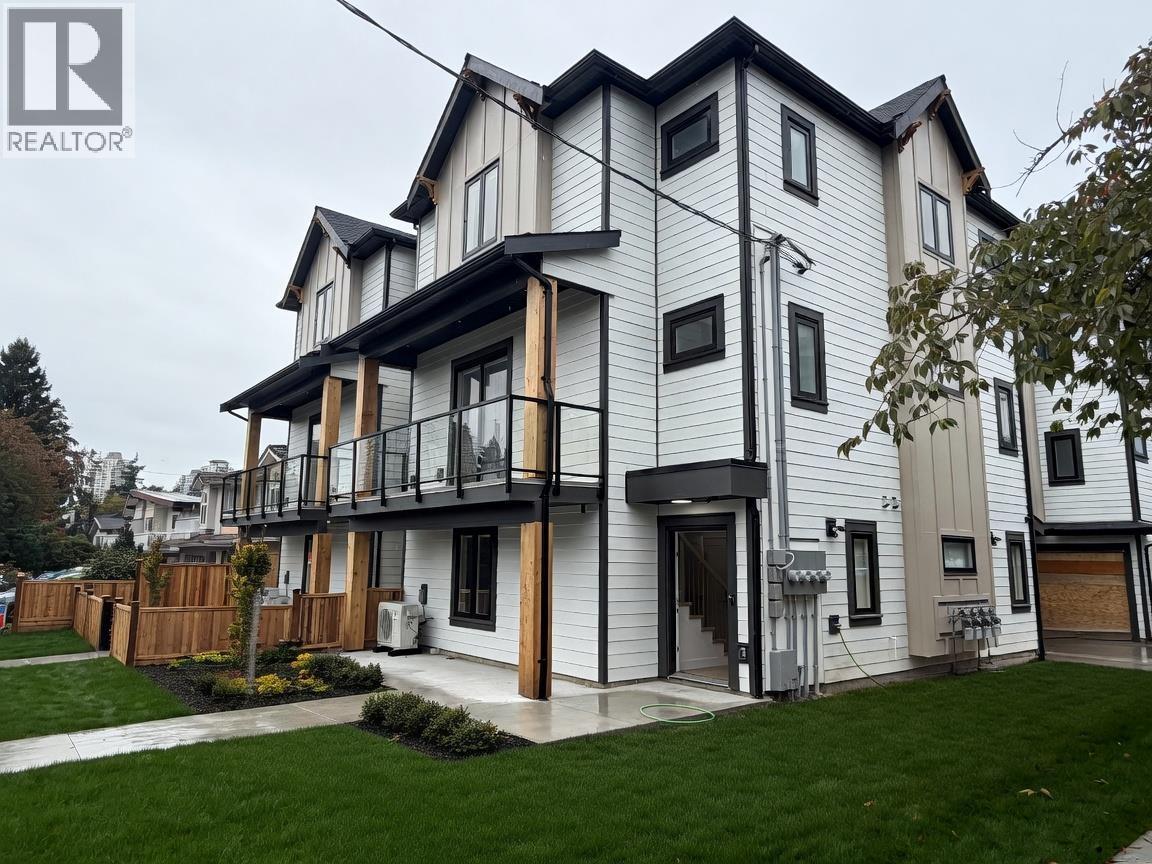 2 7497 Holly Street, Burnaby