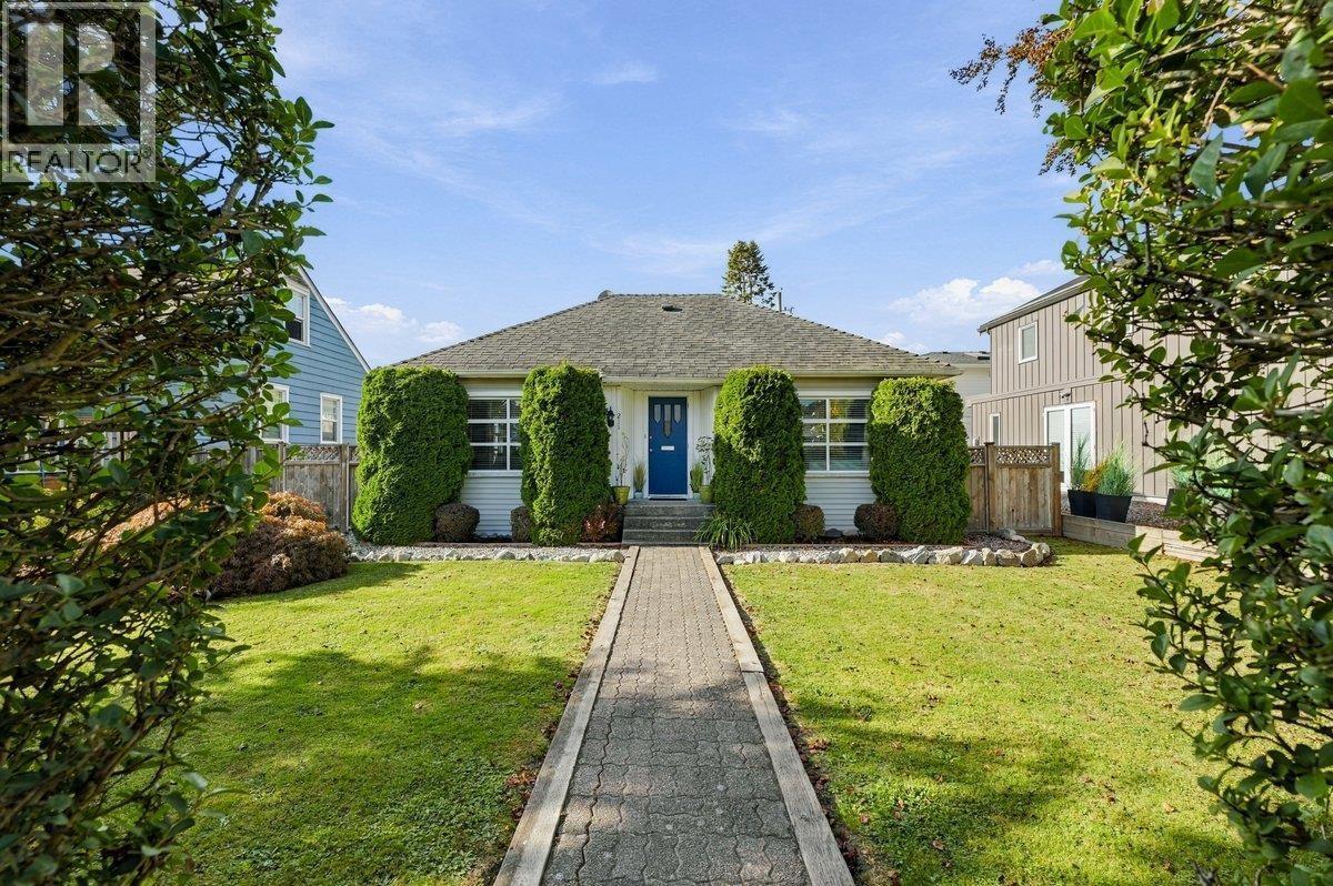211 Douglas Crescent, Richmond
