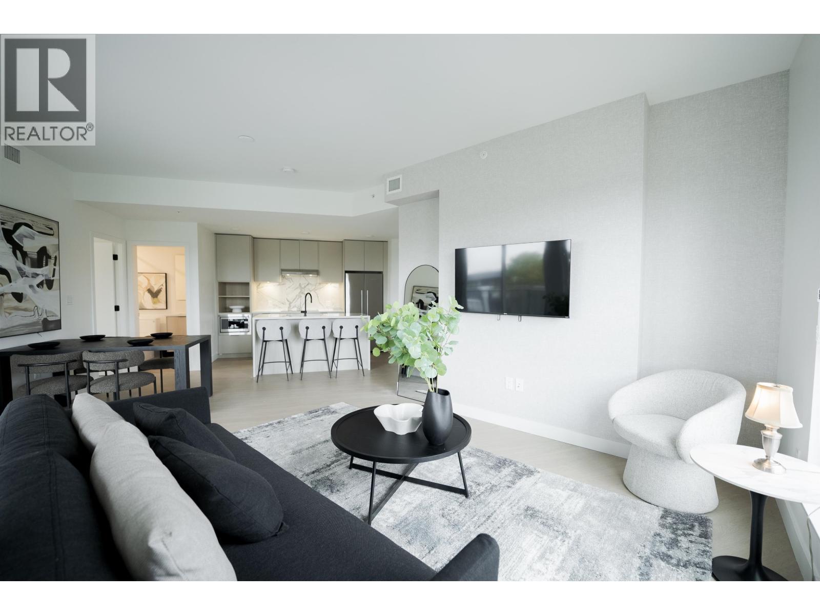 360 422 E 3RD Street, North Vancouver