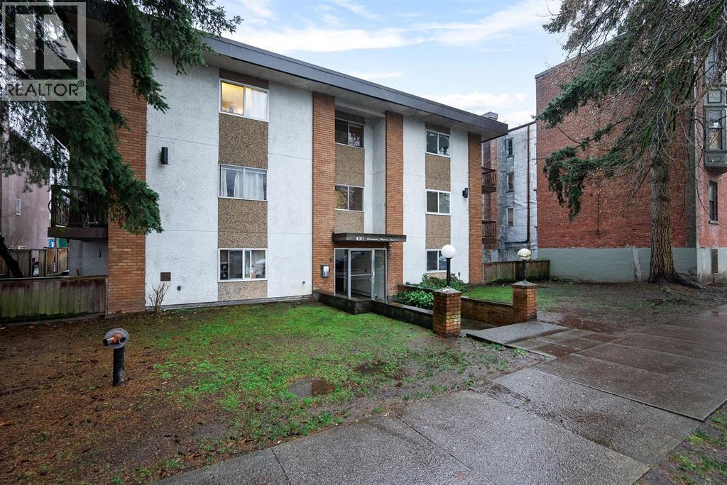 12 430 E 8TH Avenue, Vancouver