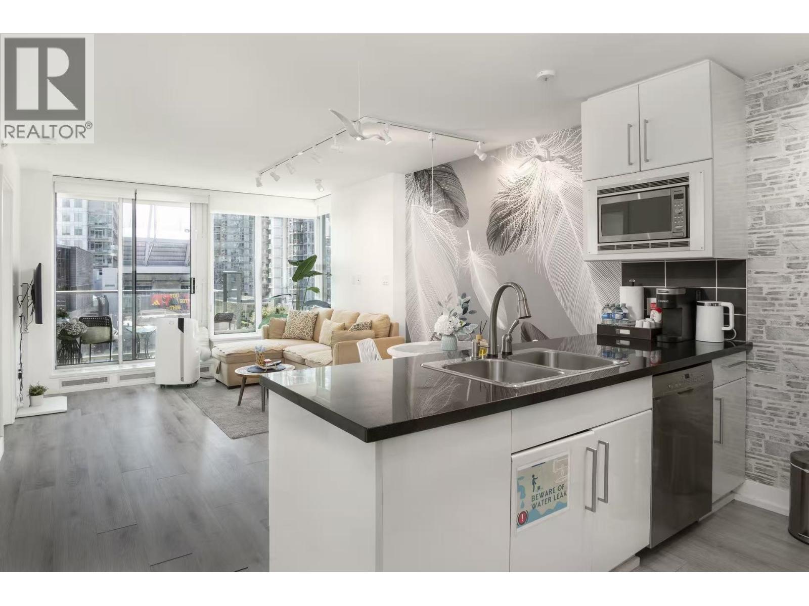 1107 689 Abbott Street, Vancouver