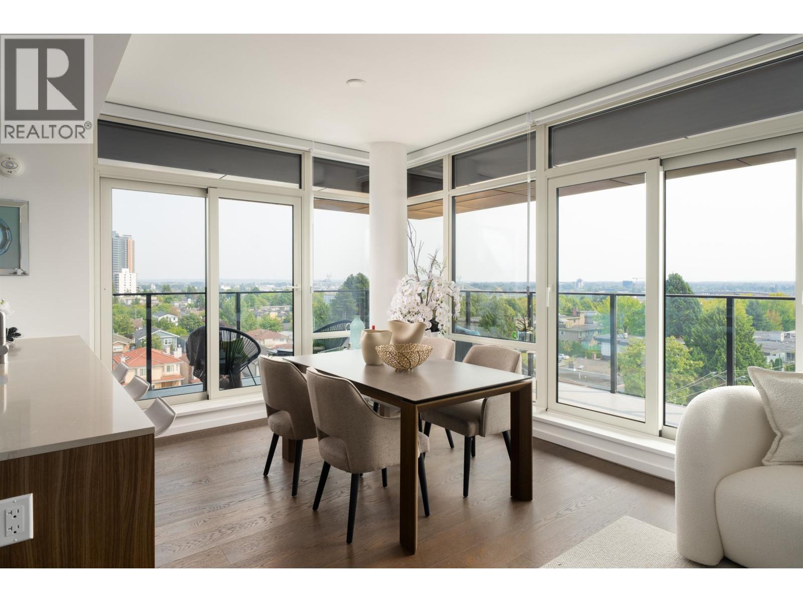 201 8486 Oak Street, Vancouver