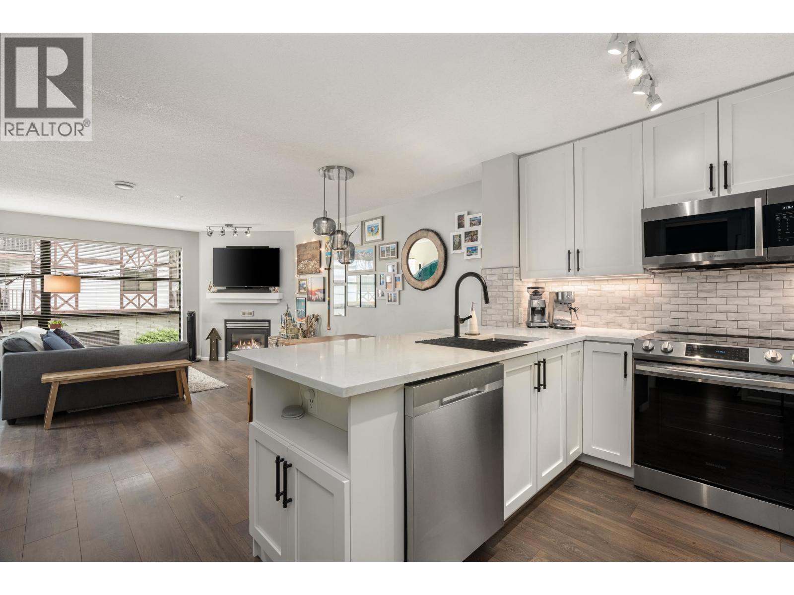 305 124 W 3RD Street, North Vancouver