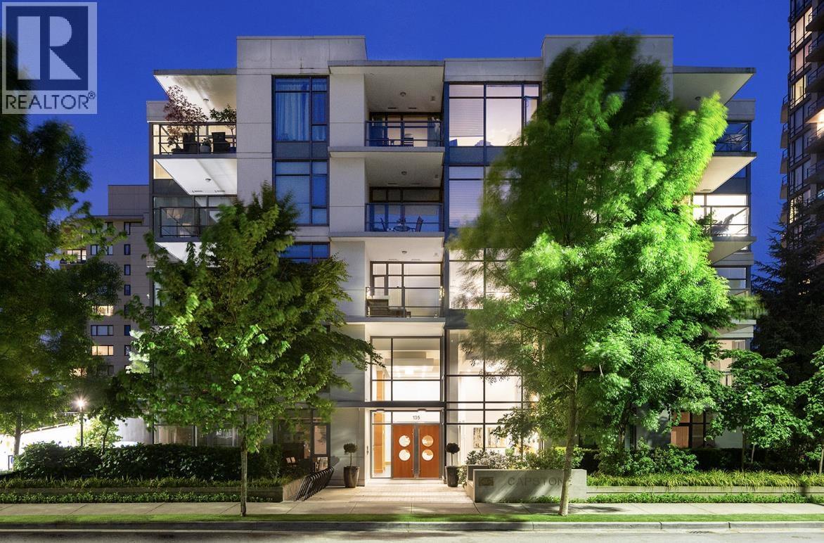 206 135 W 2ND Street, North Vancouver