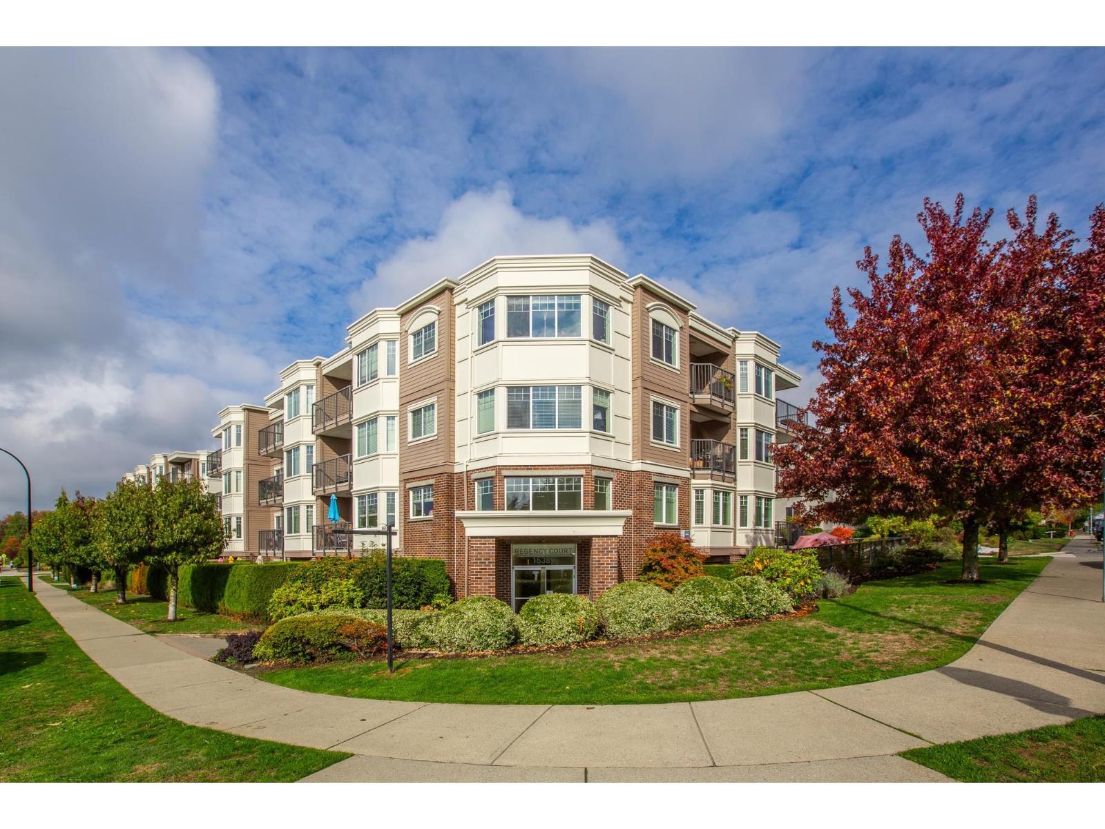 305 15389 Roper Avenue, White Rock