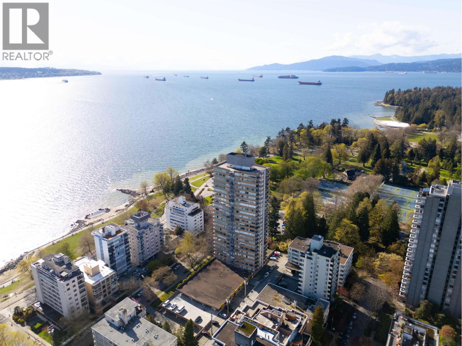 306 2055 Pendrell Street, Vancouver