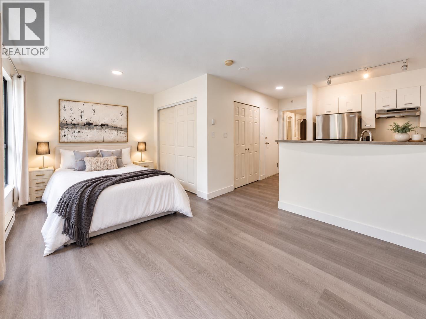 205 3438 Vanness Avenue, Vancouver