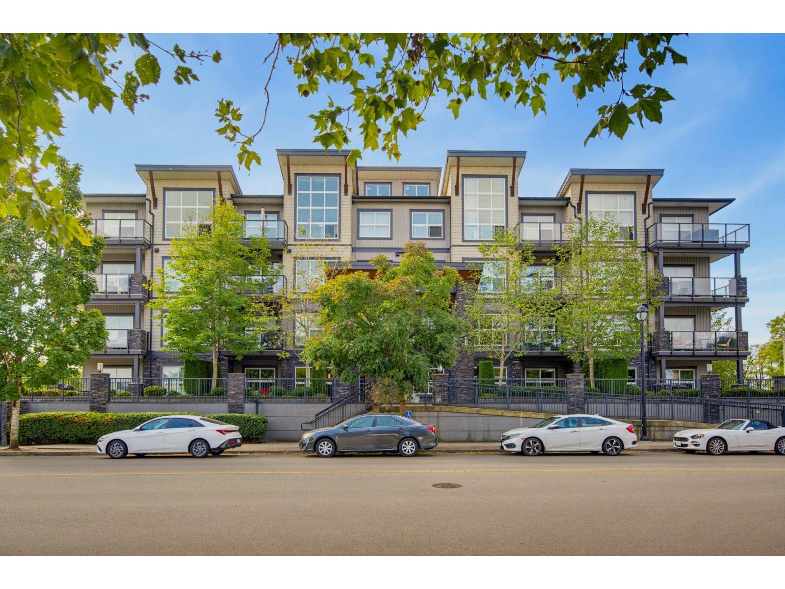 209 20630 Douglas Street, Langley