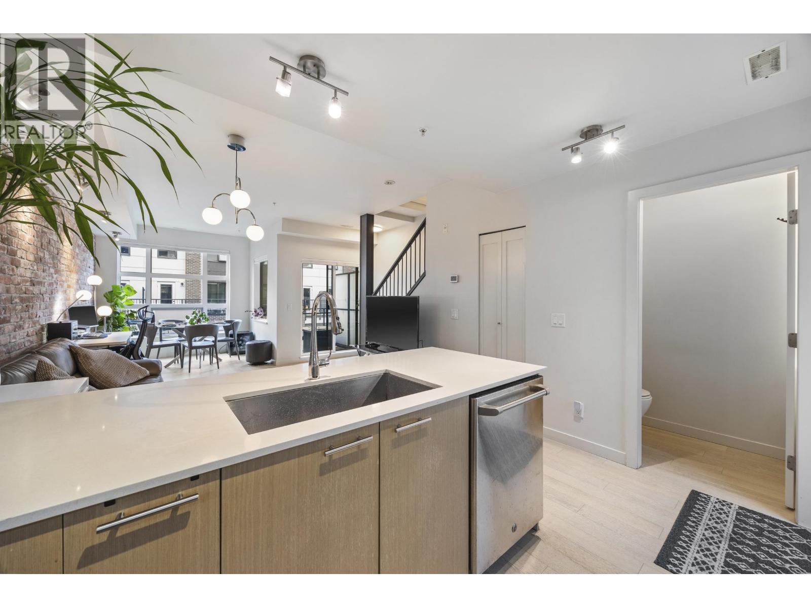 334 95 Moody Street, Port Moody