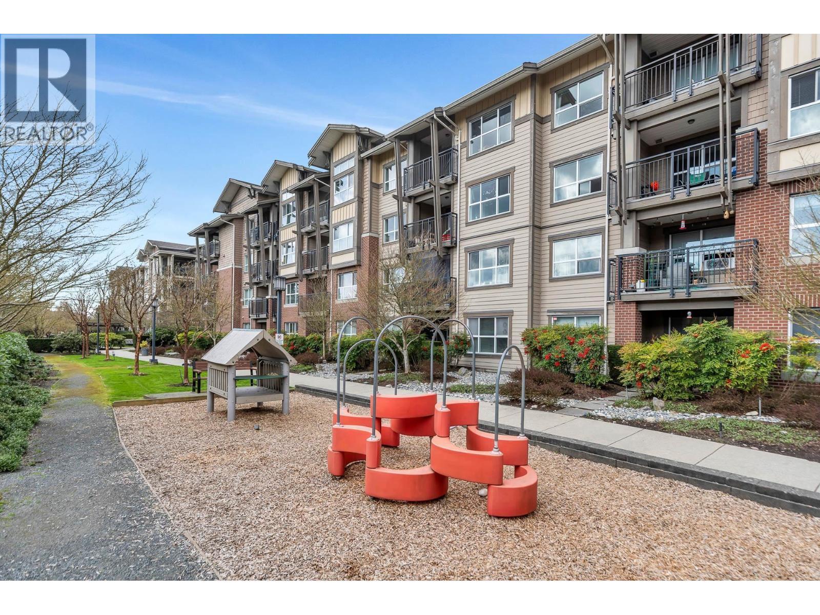 302 5885 Irmin Street, Burnaby