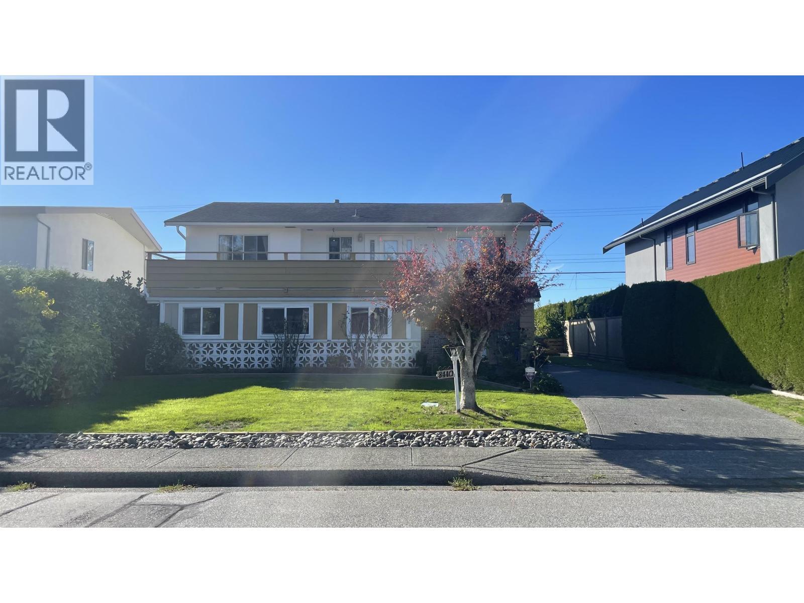 8440 Fairdell Crescent, Richmond
