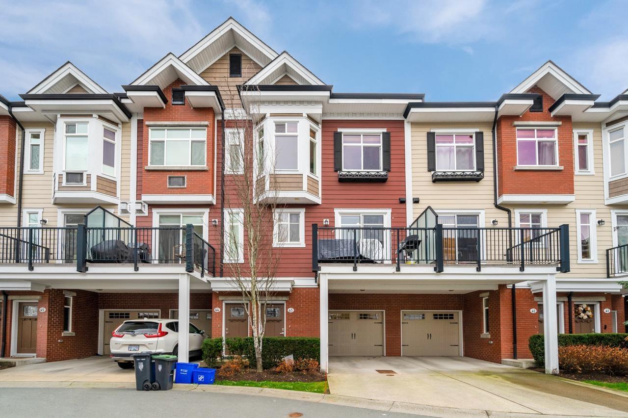 43 8068 207 Street, Langley