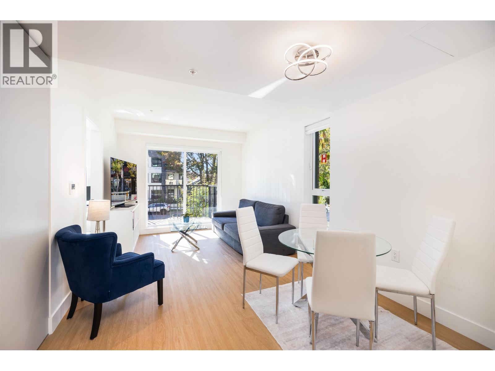 204 2235 E Broadway Street, Vancouver