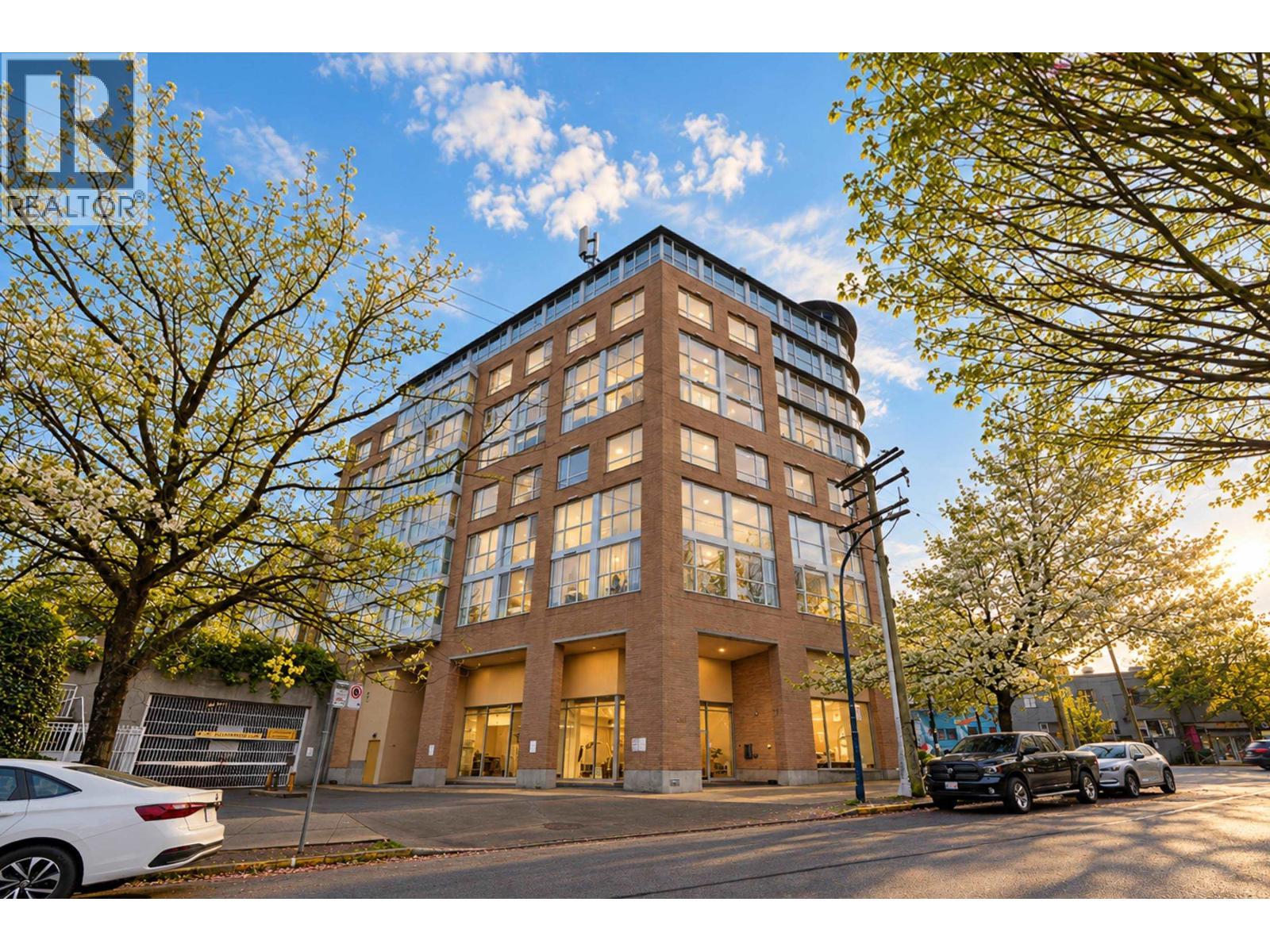 402 288 E 8TH Avenue, Vancouver