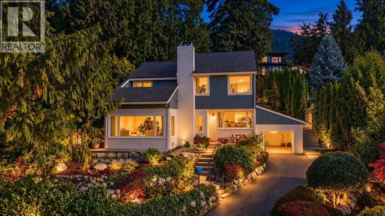 3381 Mathers Avenue, West Vancouver