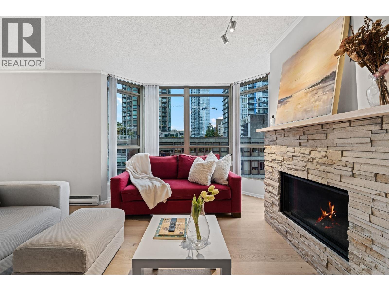 906 867 Hamilton Street, Vancouver