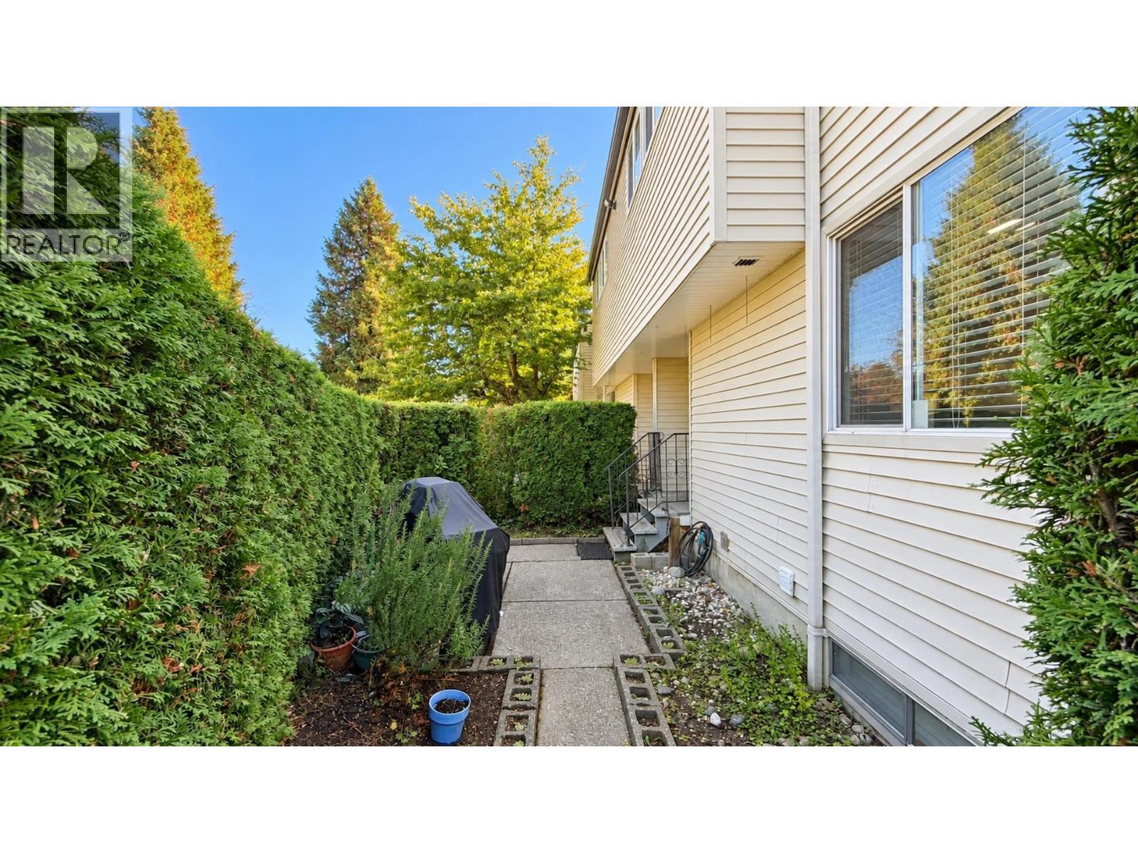 29 3417 E 49TH Avenue, Vancouver