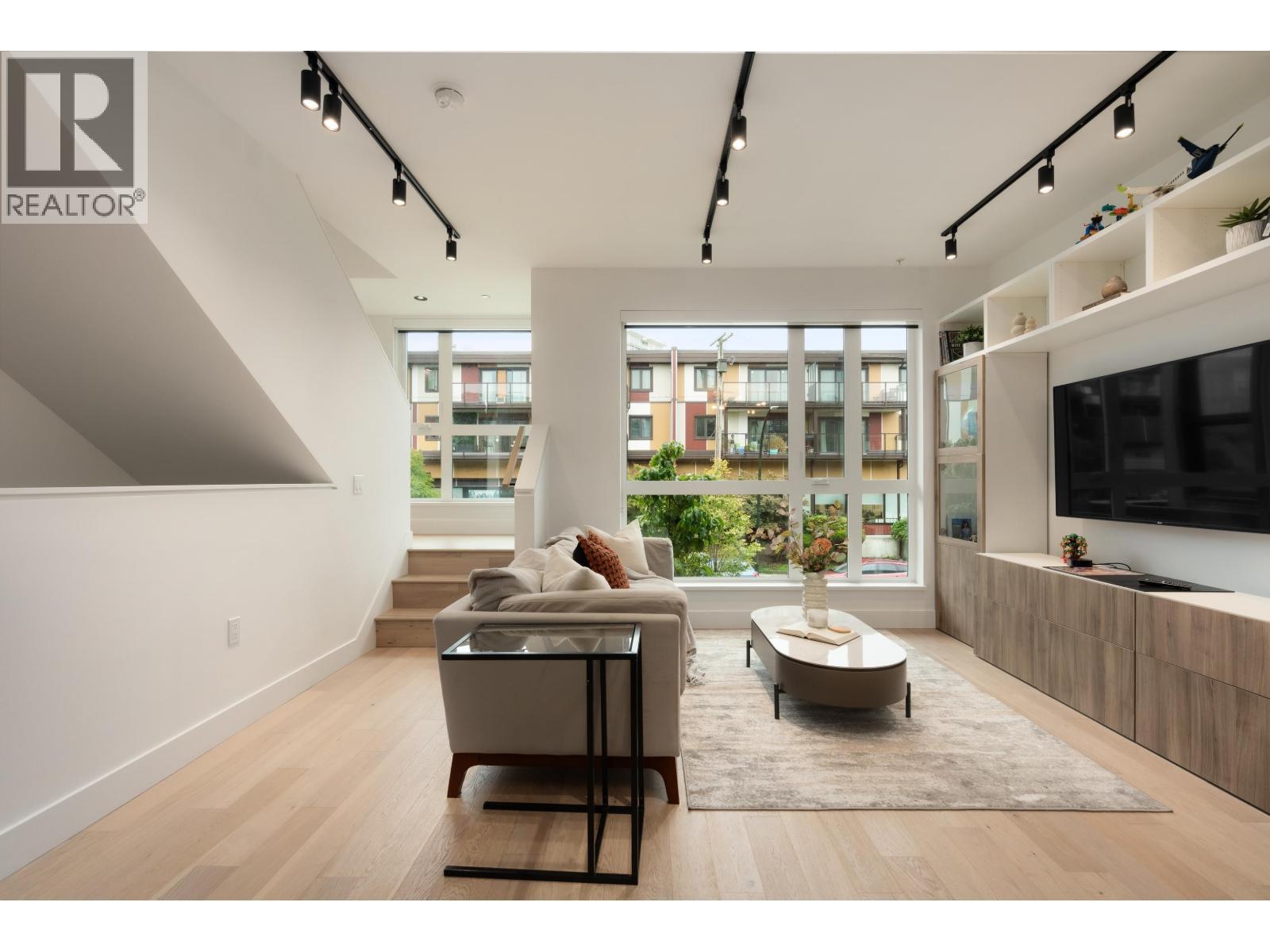 3984 Dumfries Street, Vancouver