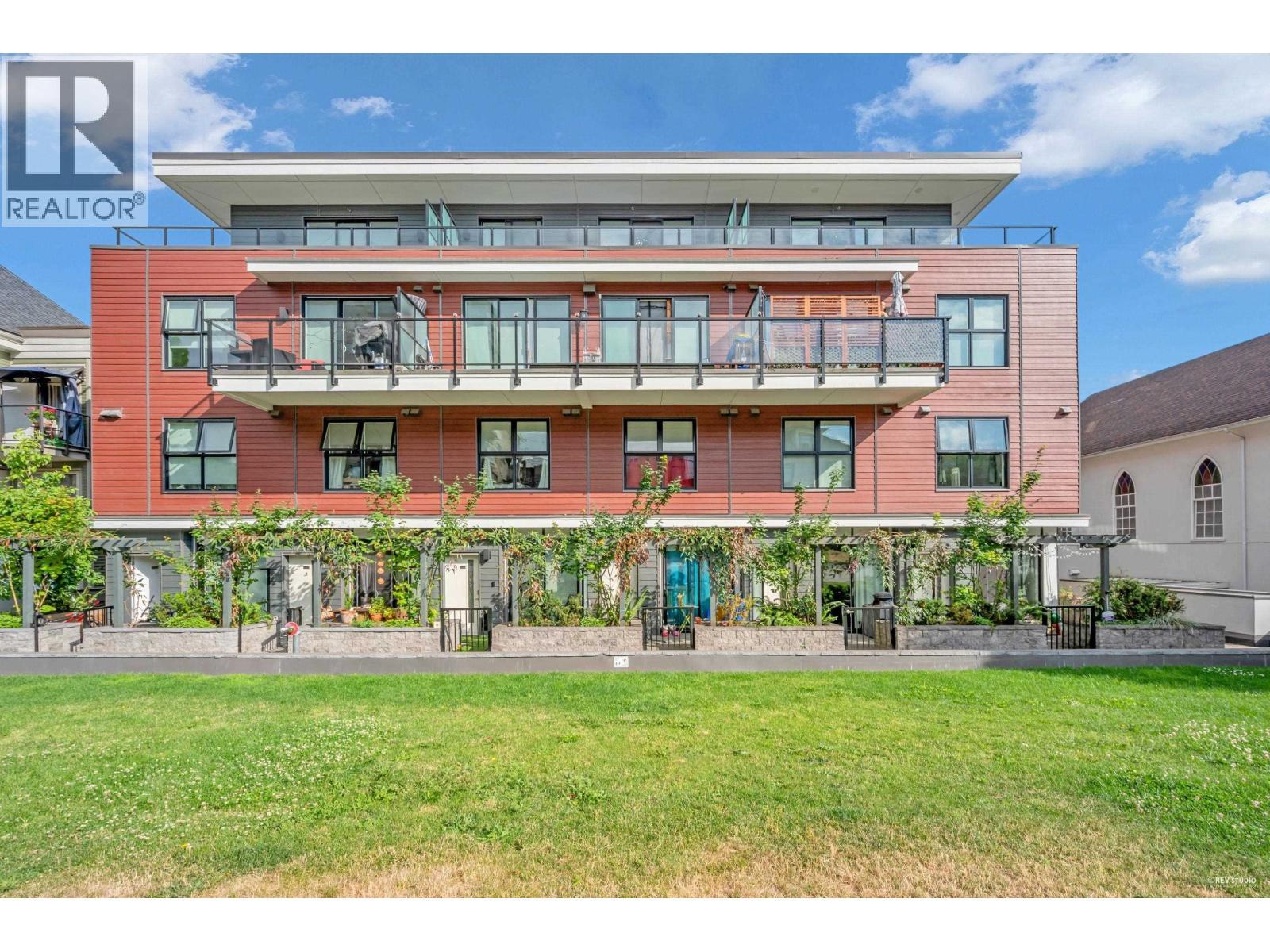 302 218 Carnarvon Street, New Westminster
