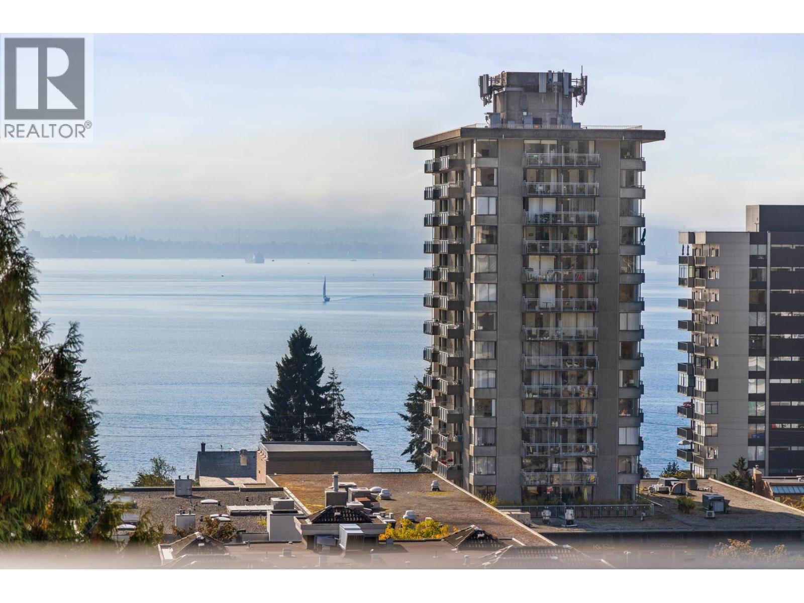 703 1737 Duchess Avenue, West Vancouver