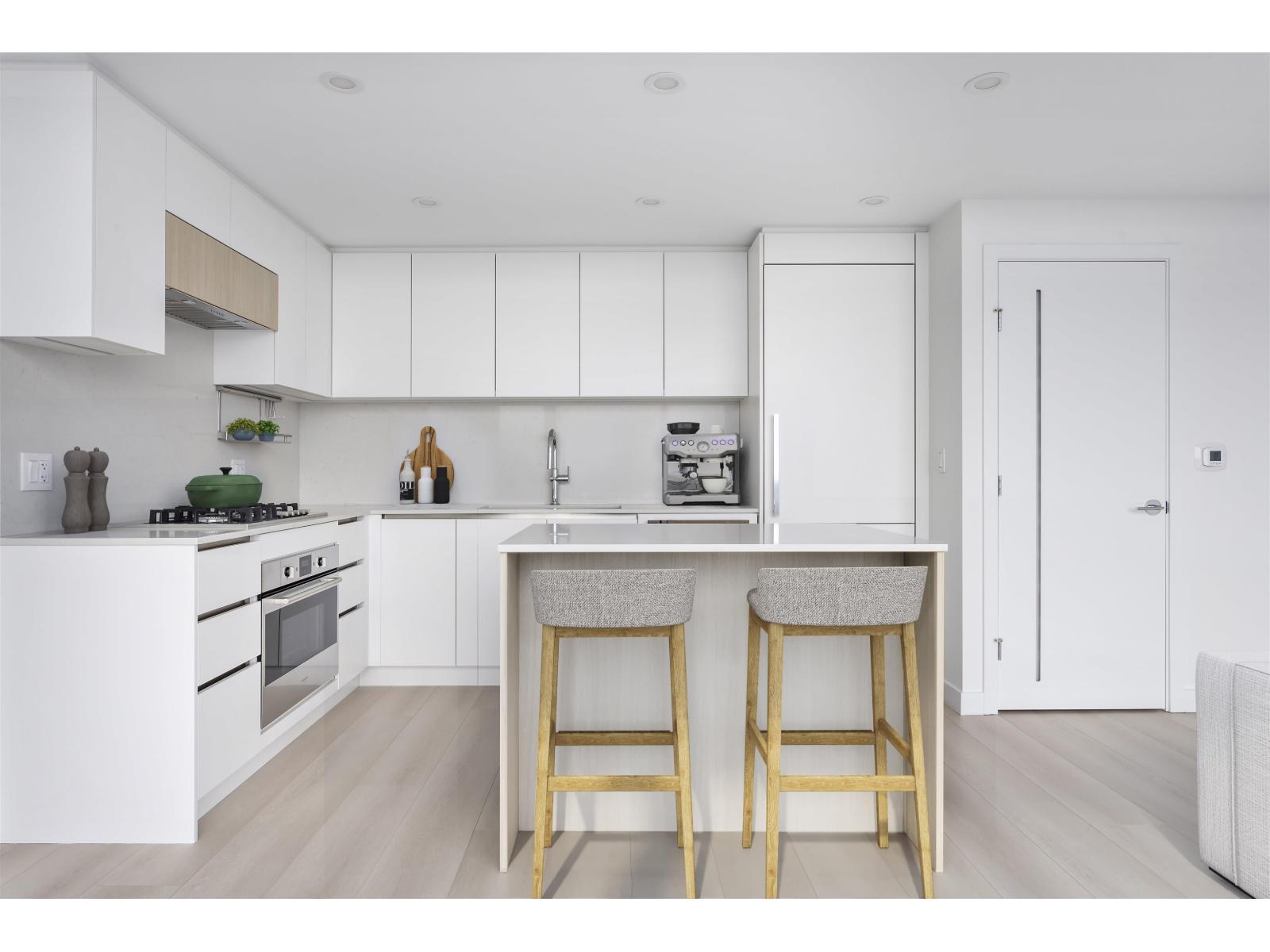 1904 13573 98A Avenue, Surrey