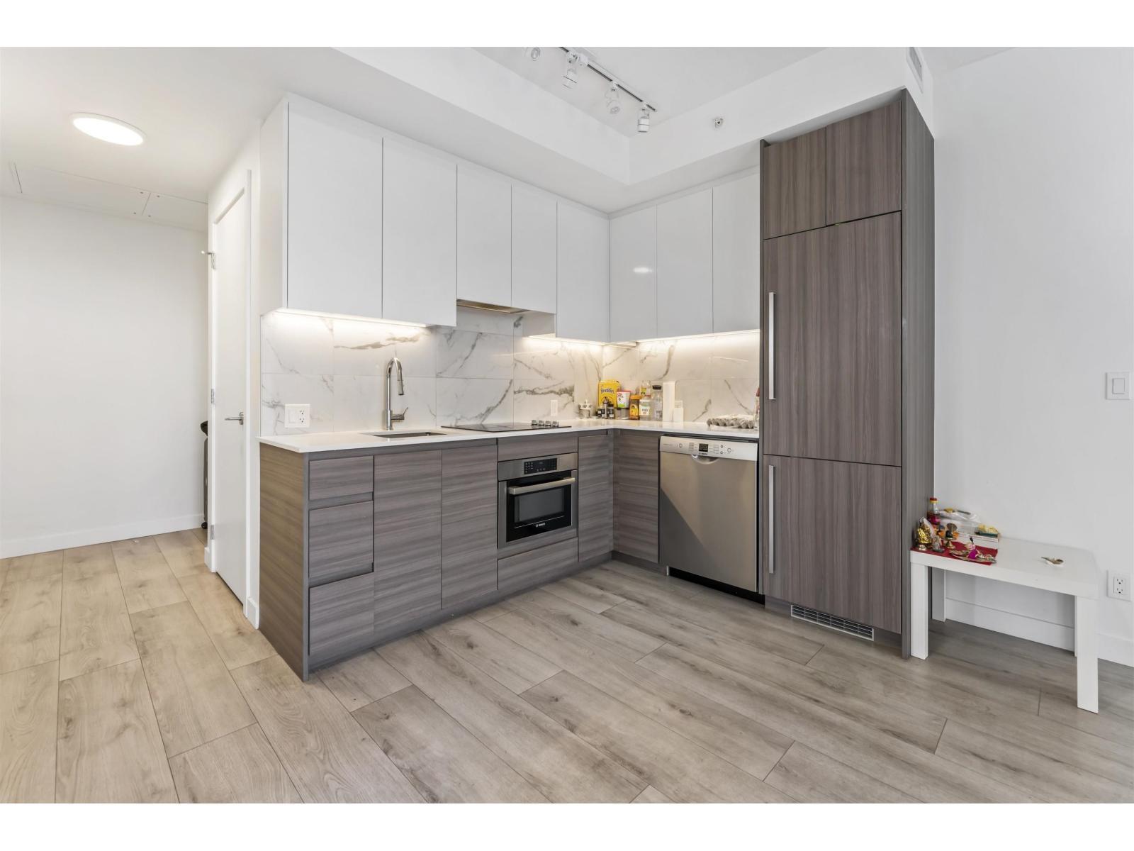 1510 10626 City Parkway, Surrey