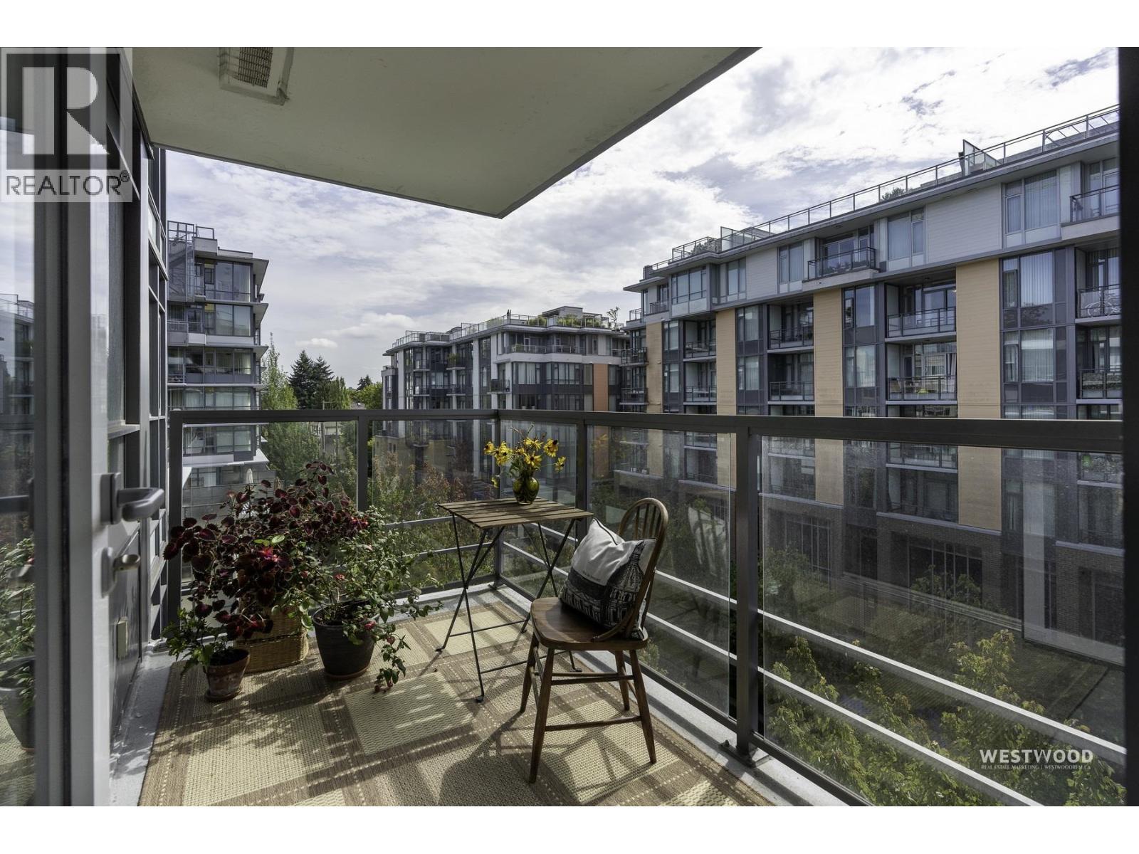 661 2080 W Broadway, Vancouver