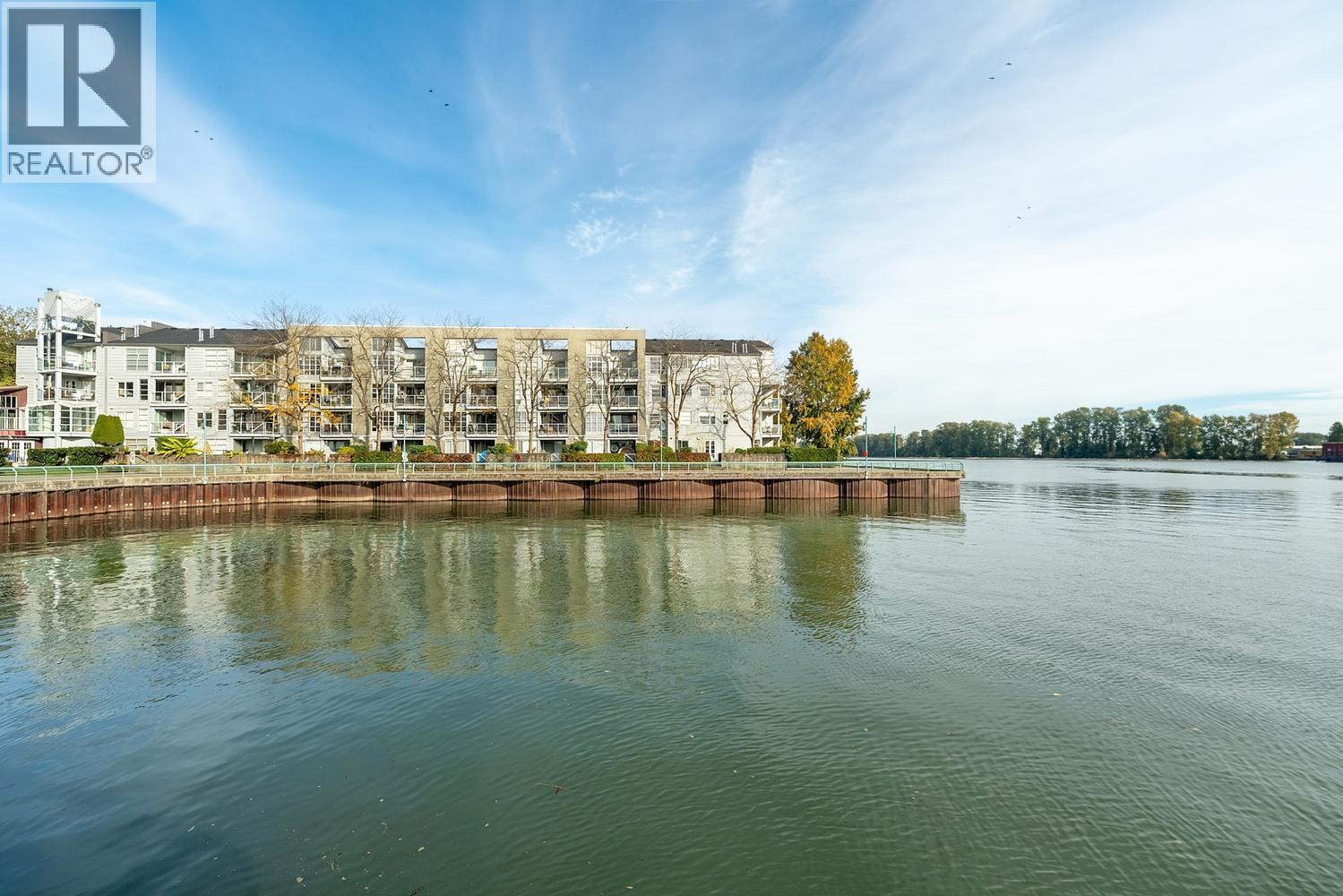 302 2020 E Kent Avenue, Vancouver