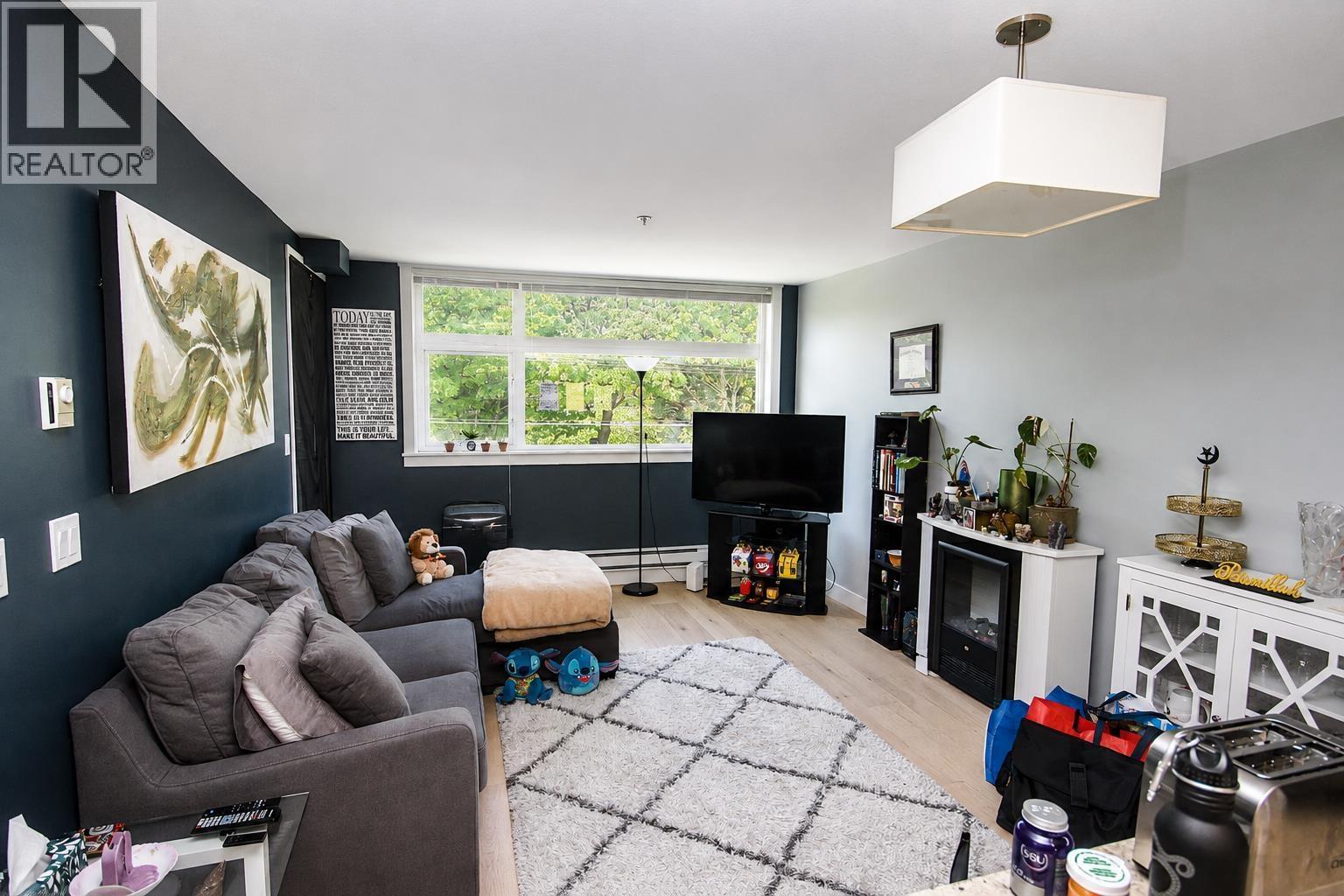 205 5488 Cecil Street, Vancouver