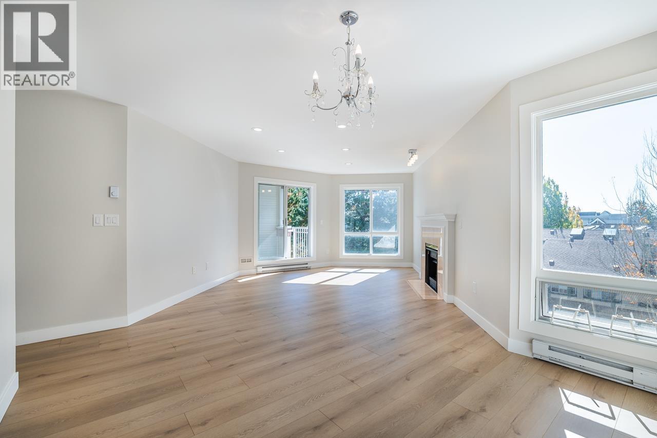 321 7453 Moffatt Road, Richmond