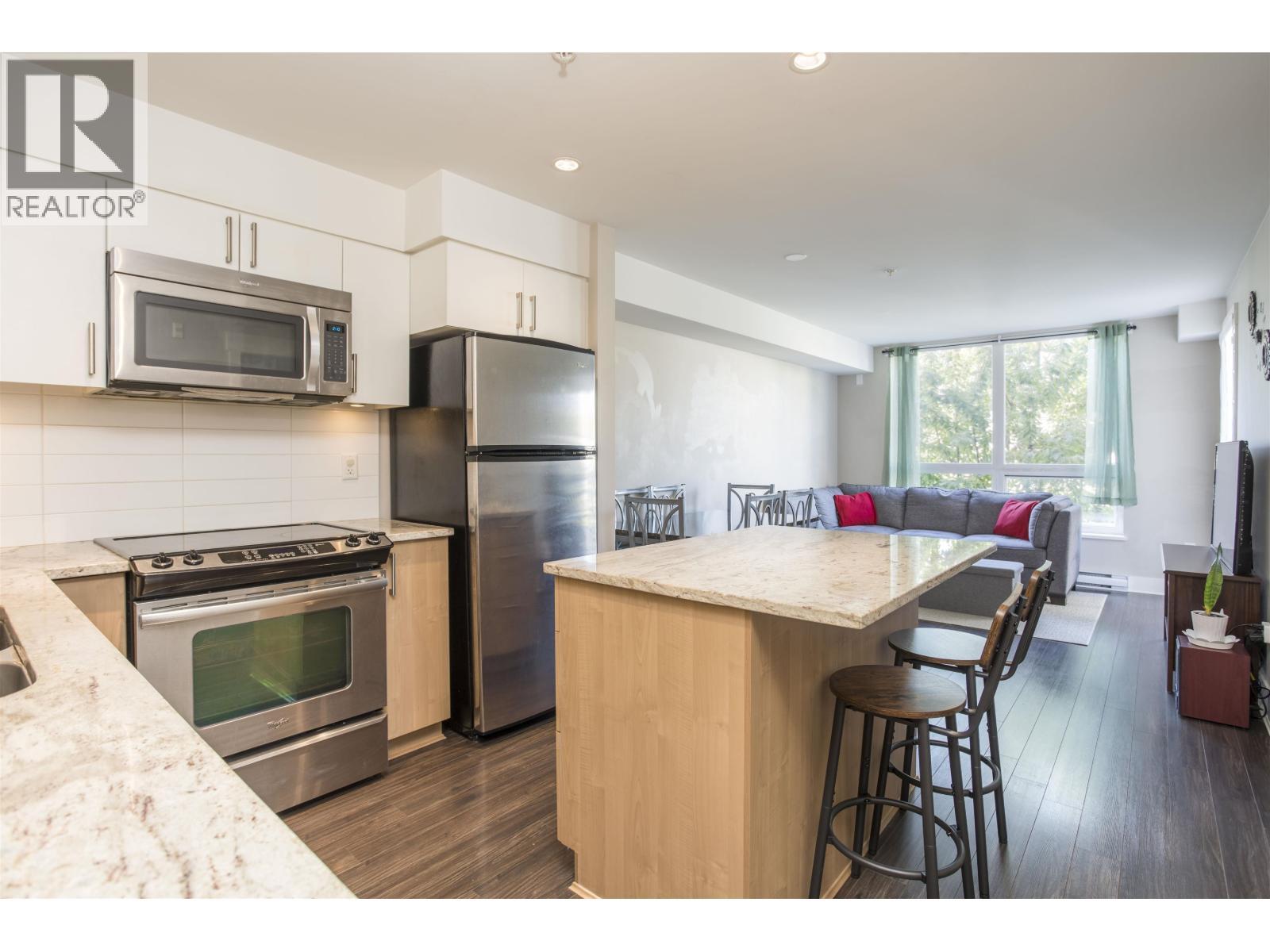 308 55 Eighth Avenue, New Westminster