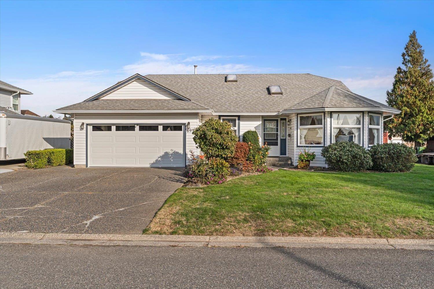 6930 Coach Lamp Drive, Chilliwack