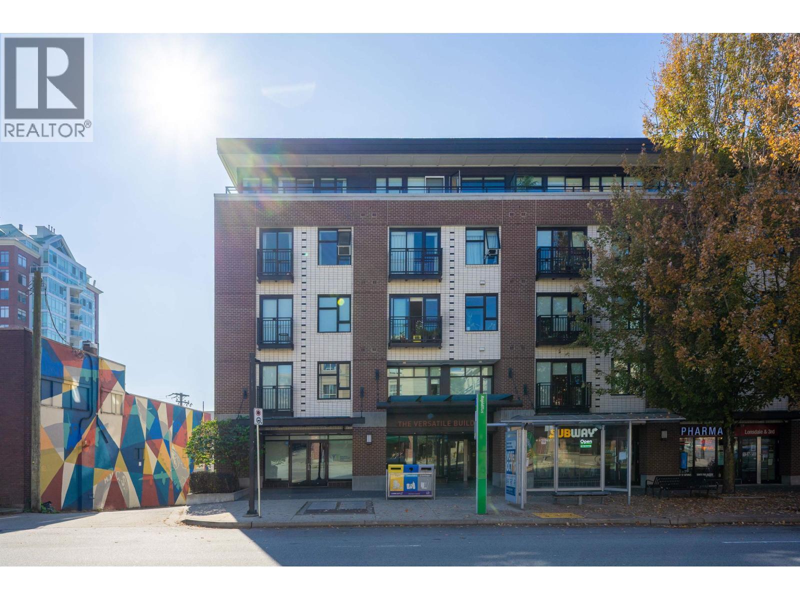 409 111 E 3RD Street, North Vancouver