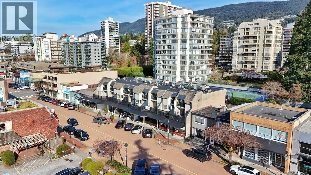 1465 Clyde Avenue, West Vancouver