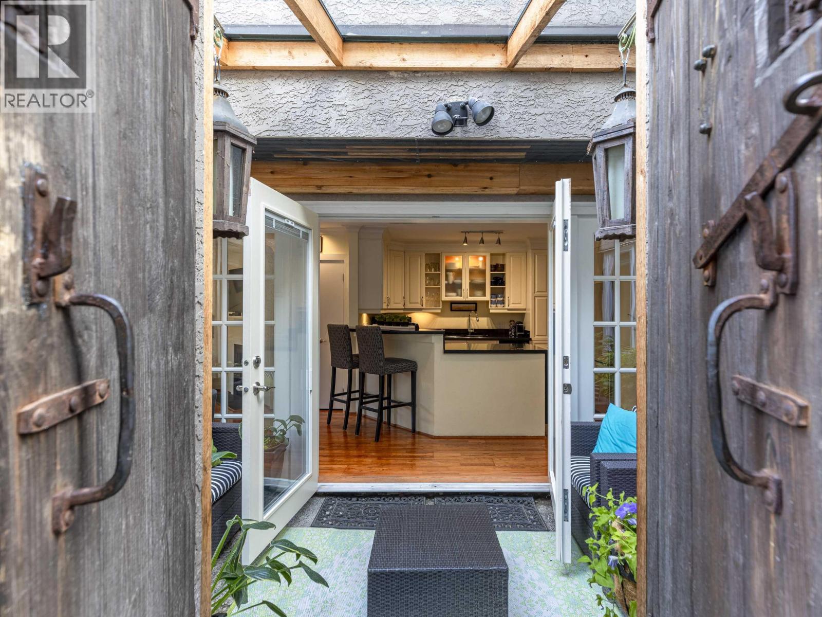 101 2535 York Avenue, Vancouver