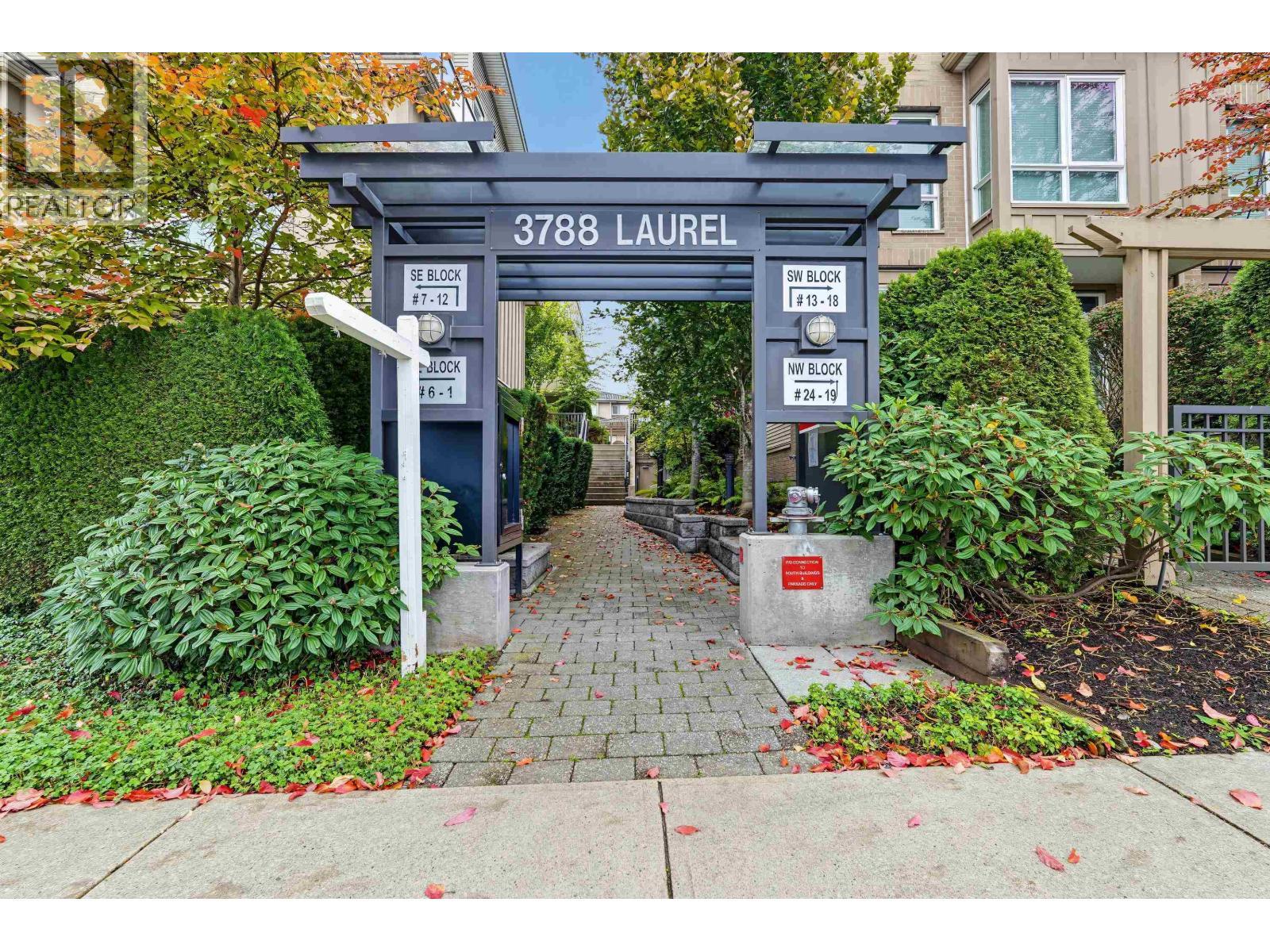 15 3788 Laurel Street, Burnaby